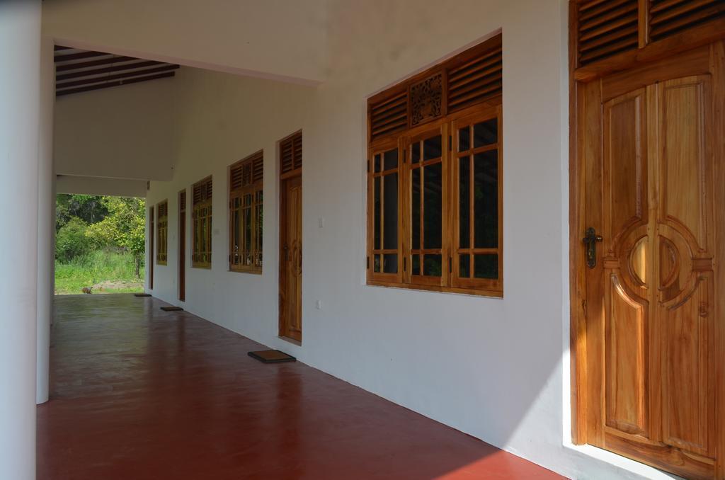 Ruins Villa Polonnaruwa Exterior photo